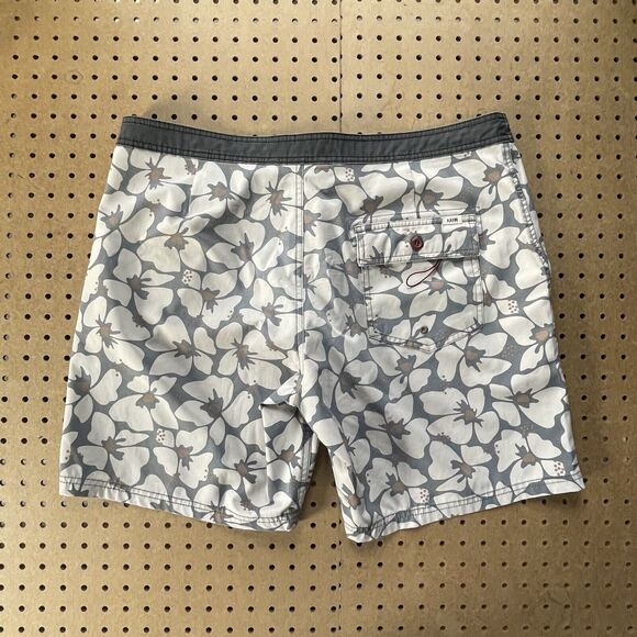 LNWOT Katin Board Shorts Swim Trunks Logo Button Fly Floral Beige Size 36 Men - Picture 4 of 10